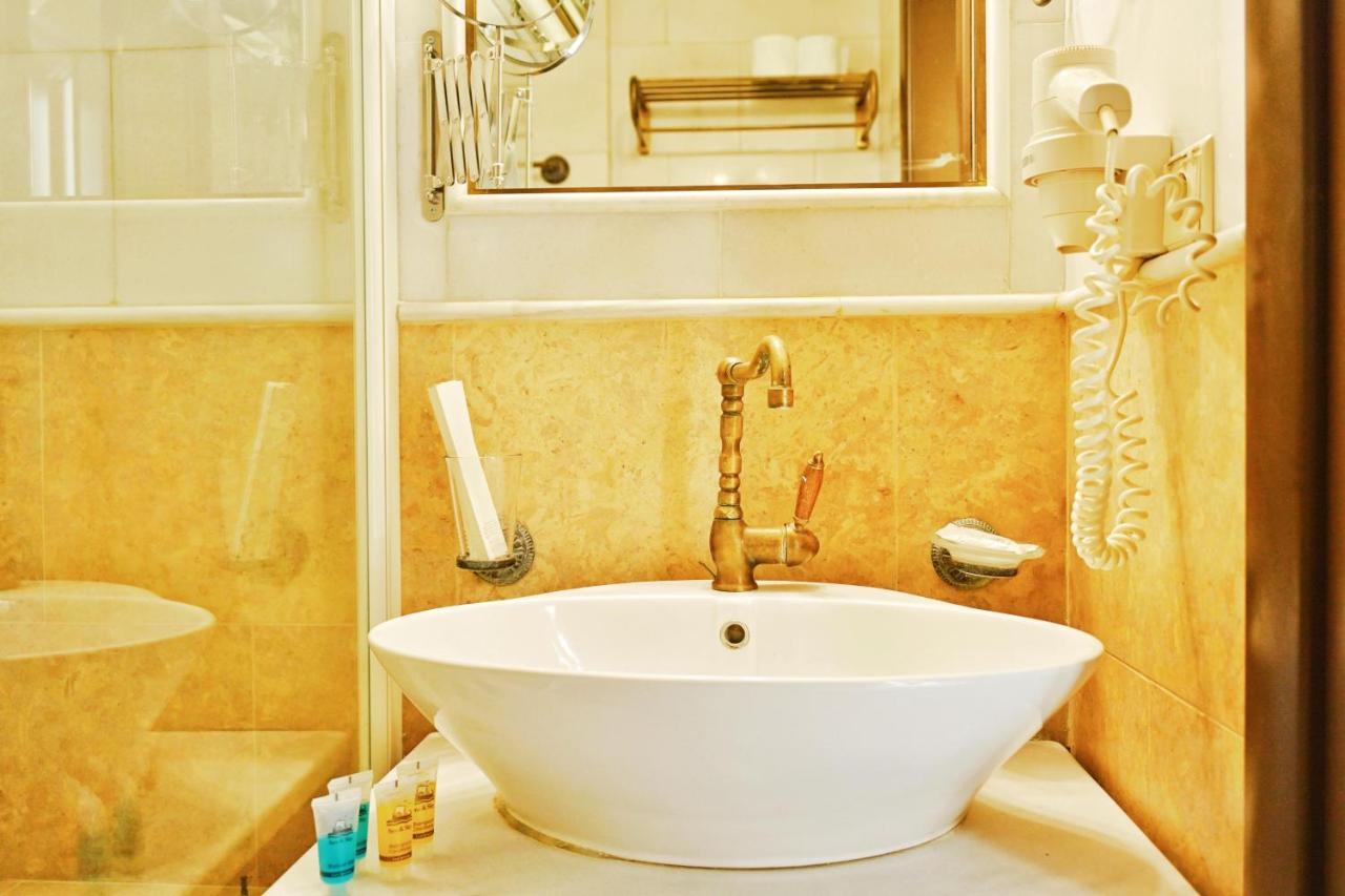 New Times Home & Hotels Near Metro Station Athens Center Екстер'єр фото